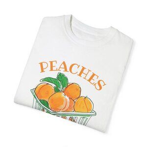 Peach Basket Tee – Rustic Fruit Market Aesthetic Graphic T-Shirt